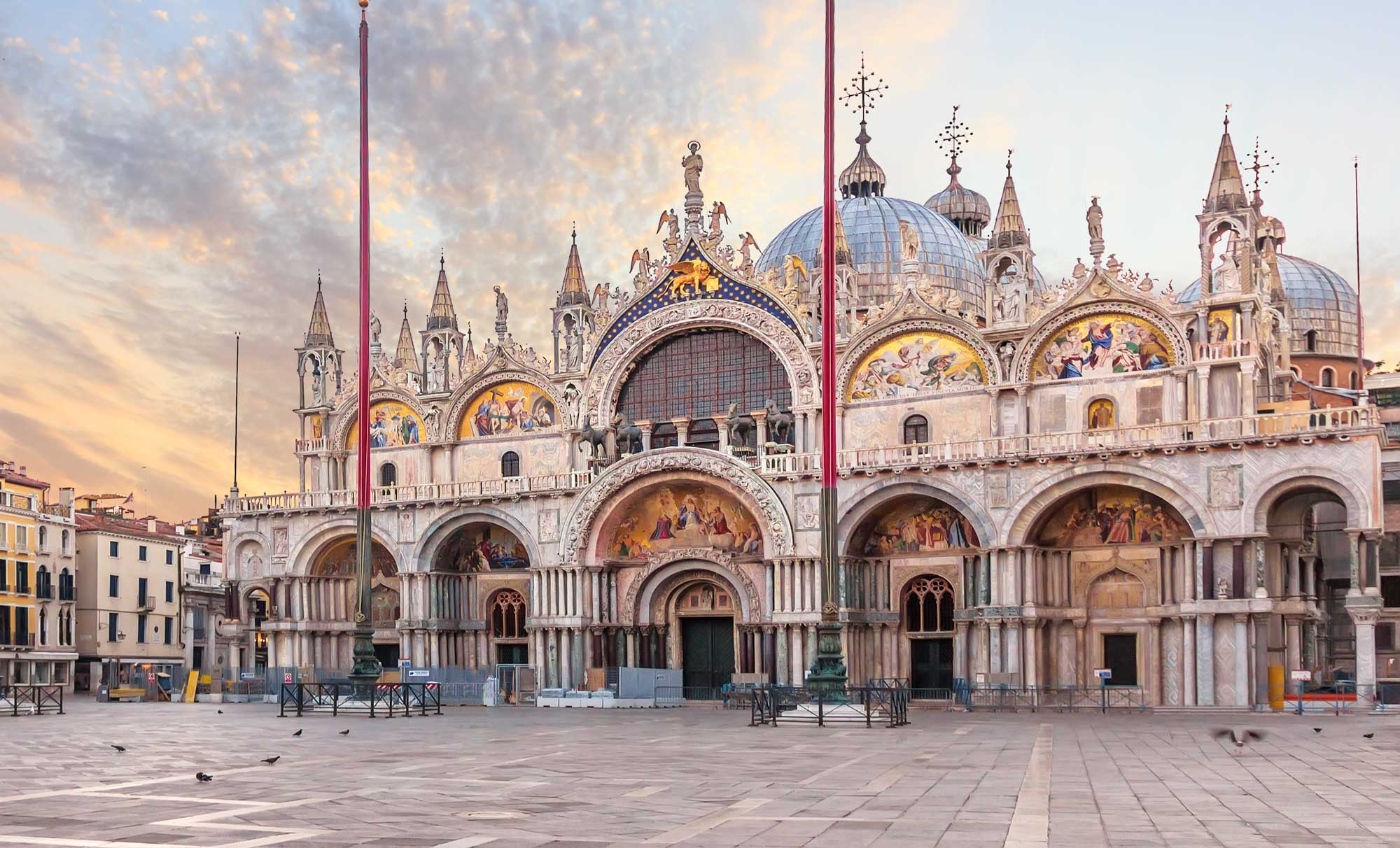 Venice - a Floating World of Art - Arts & Collections